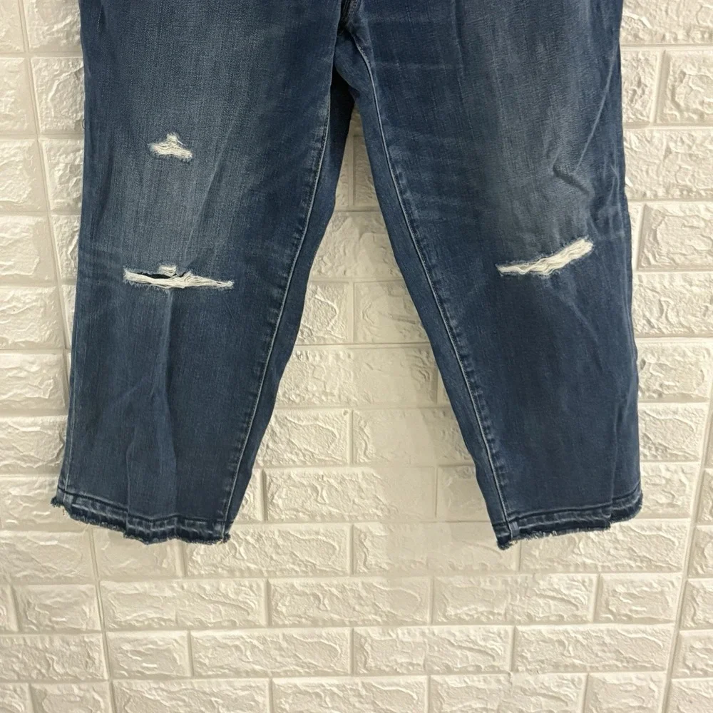 CHICOS WOMENS JEANS SIZE 0.5R US SIZE 6R  CROP HIGH RISE STRAIGHT LEG DISTRESSED - Picture 3 of 12